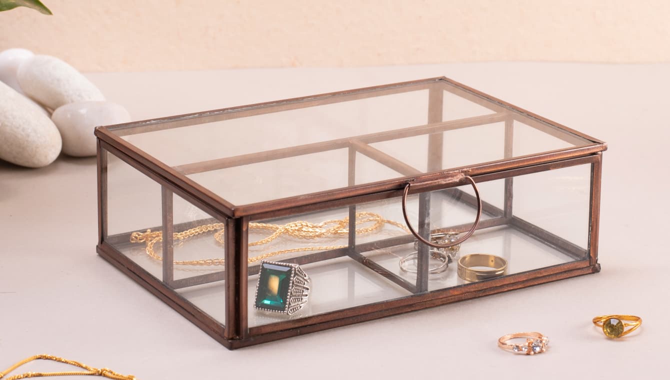 Glass jewellery box
